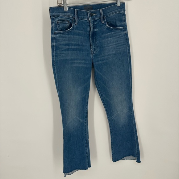 MOTHER The Insider Crop Step Fray Jean in Sorry I'm Staring Size 27 Blue Denim - Picture 4 of 15